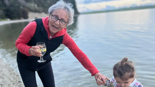 新西兰女子献血发现大问题，现在等着西班牙人来救命