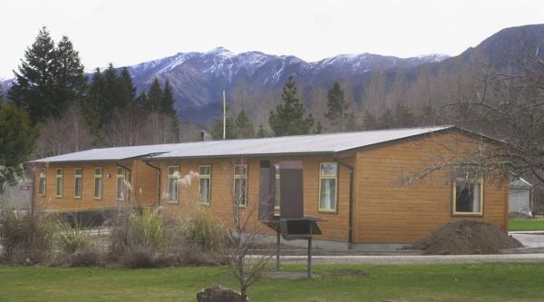 新西兰著名温泉营地出现污染，37人患病，6人住院