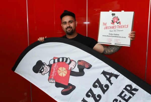 新西兰披萨店拟招6人，一天收到800份简历！