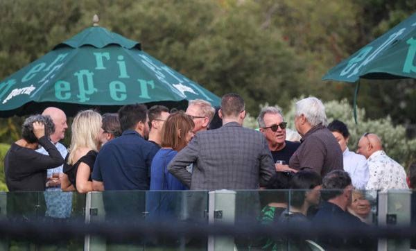 奥克兰市长连任庆功宴，都是有钱人