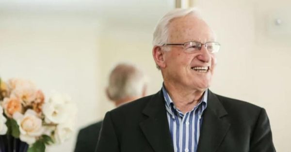 新西兰前总理去世，全国降半旗