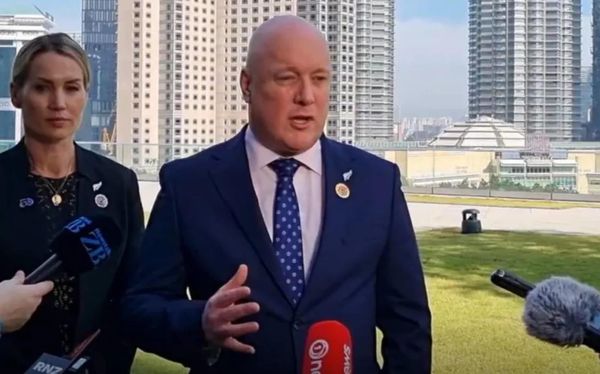 “Luxon炒房一年挣60万不交税！”