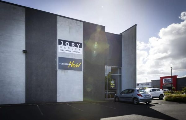 新西兰华人家具品牌资金链断裂，多家门店关门