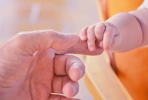 amber-bead-teething-necklace