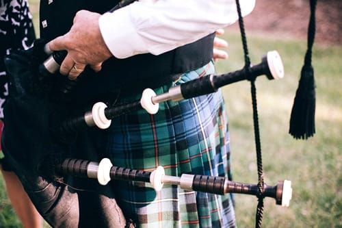 graduation-day-bagpipes-scotland-the-brave