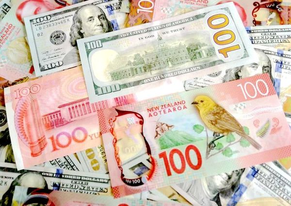 mixed-usd-nzd-cny-100-notes-1-1024x768