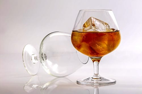 drink-brandy-in-bar