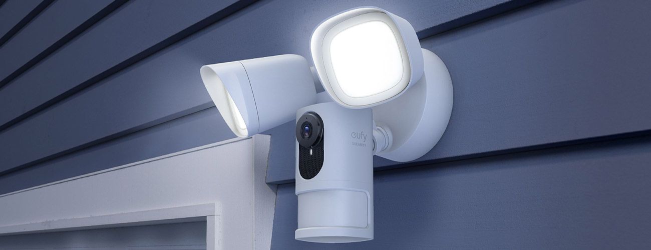 Light with integrated camera 