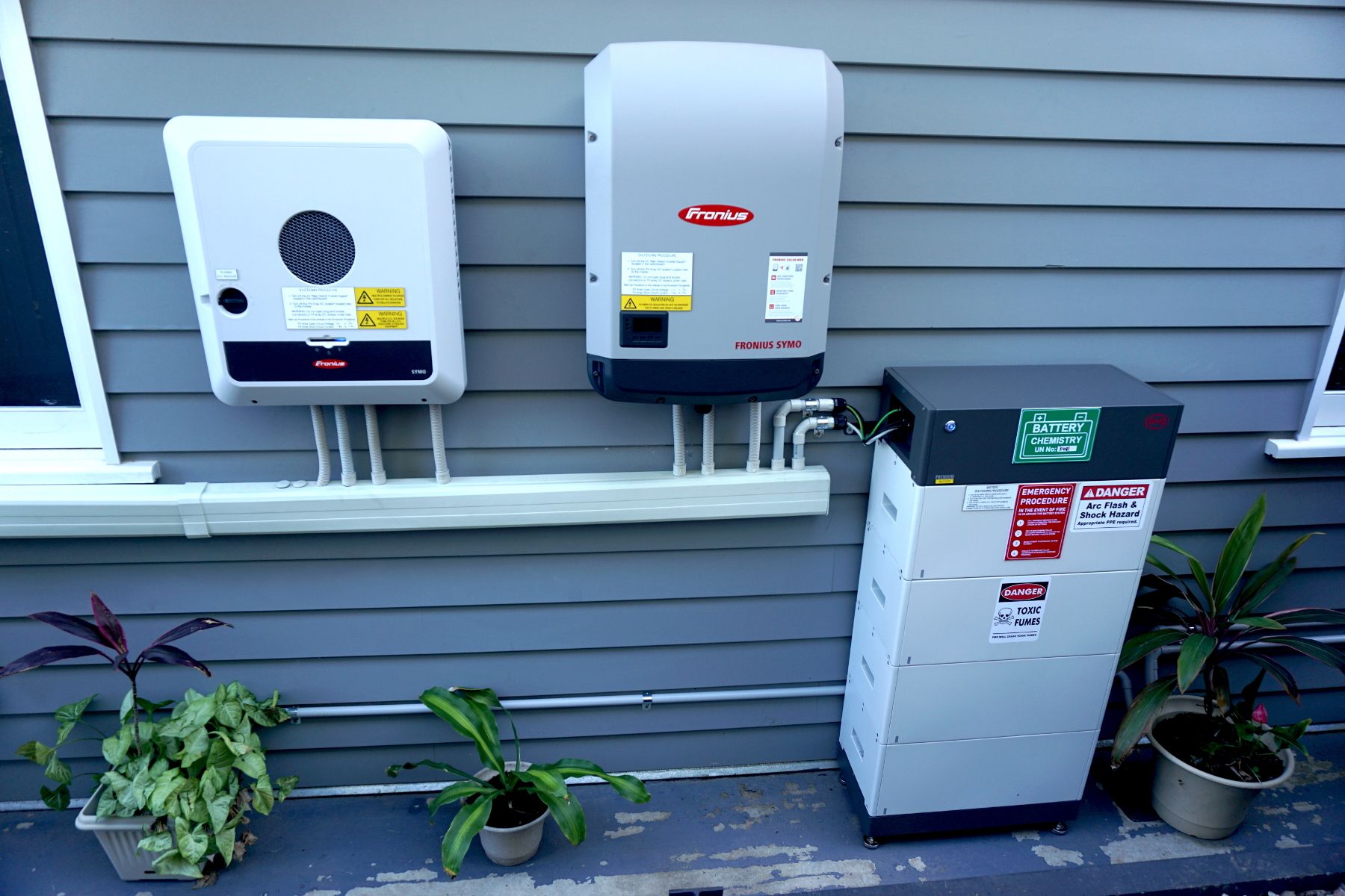 solar system inverter with battery storage