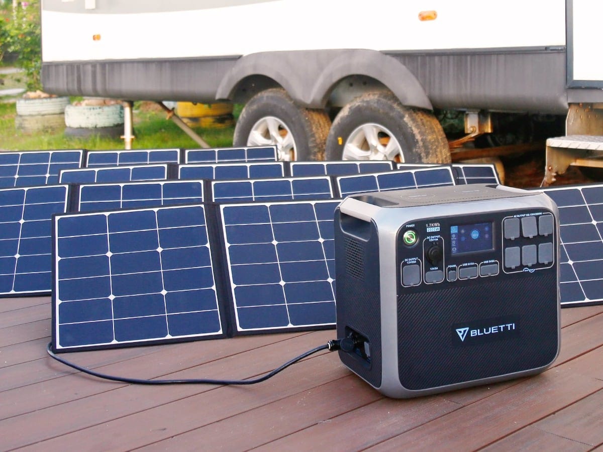 Bluetti portable power and solar panels