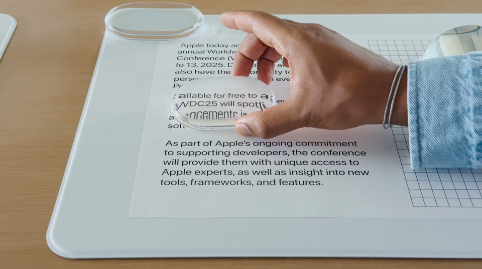 Apple Tries to Hide AI Under Liquid Glass