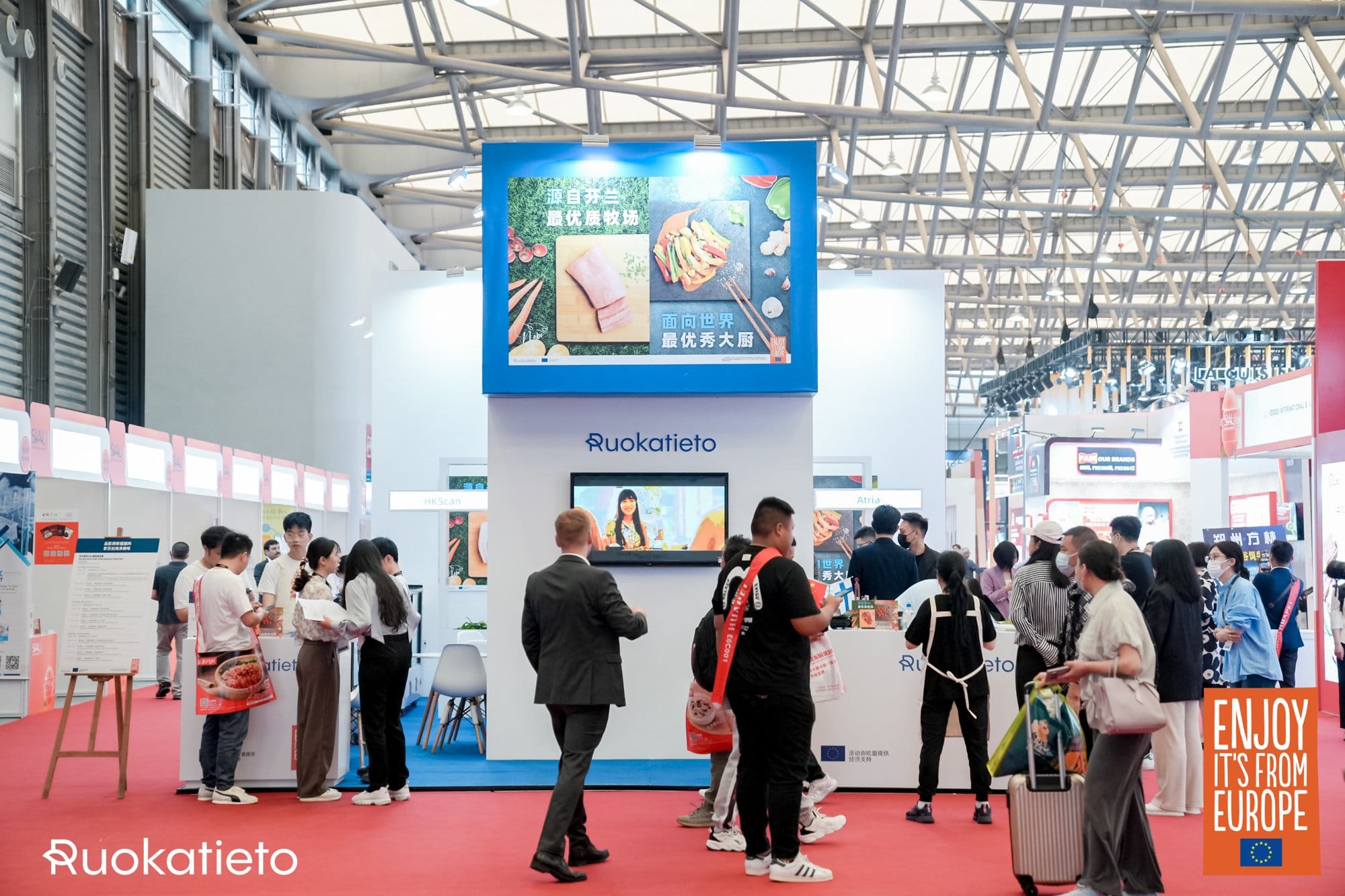 Ruokatieto Yhdistyksen osasto SIAL-messuilla Shanghaissa