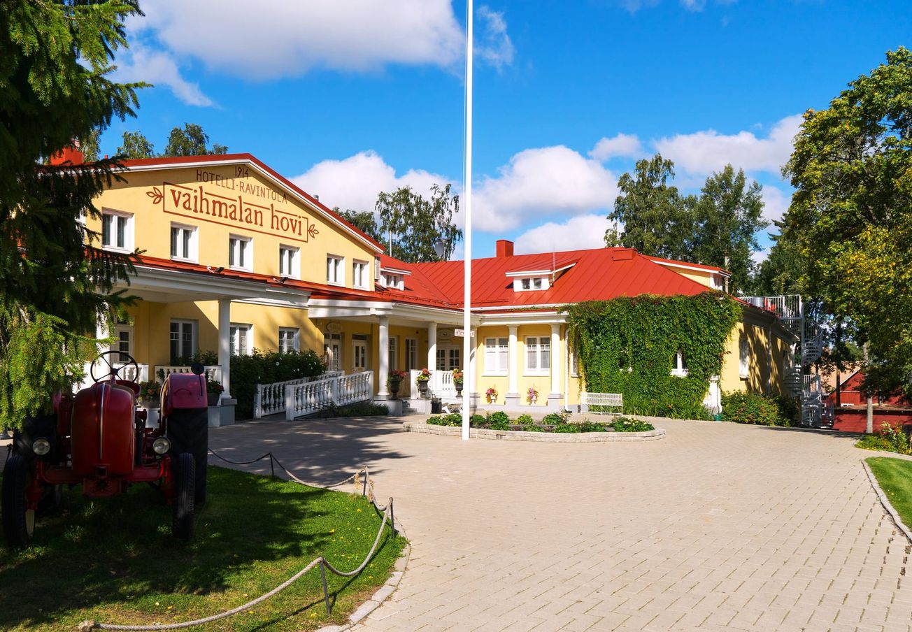 Hurmaava  Vaihmalan hovi kutsuu kokousmatkailijoita Lempäälään