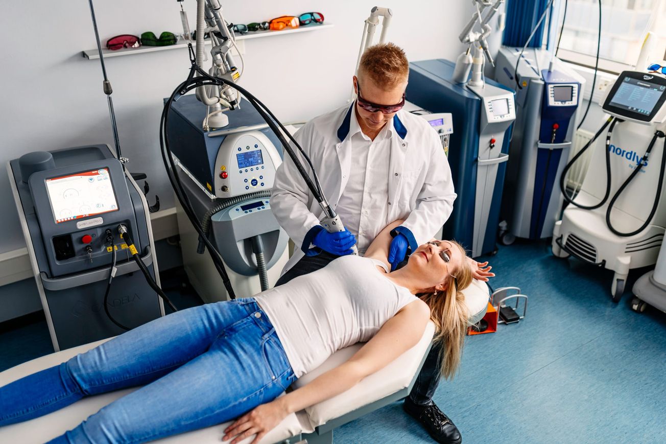 Erikoisosaamisena iholaserhoidot ja luomitutkimus