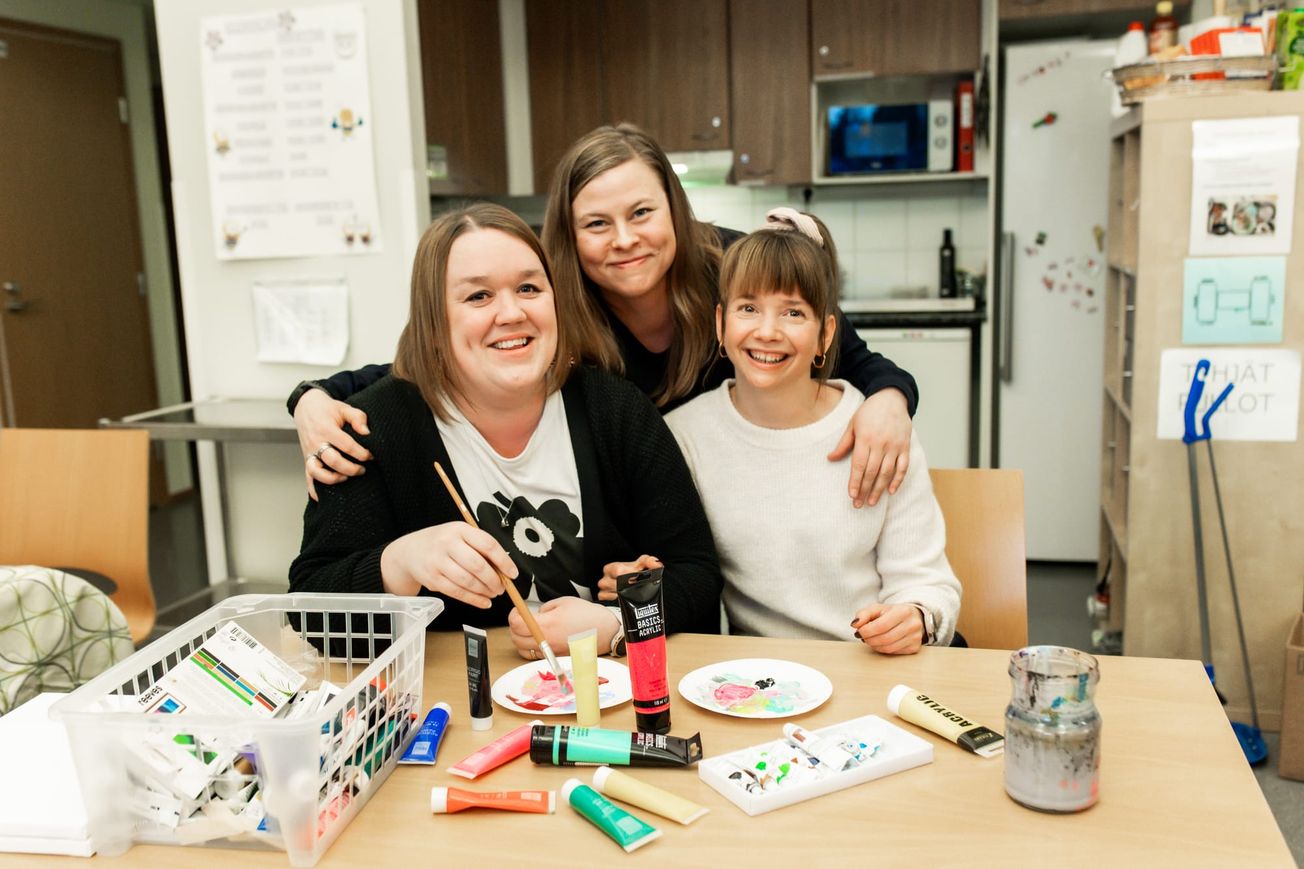 Työ Päijät-Hämeen lastensuojelussa antaa ahaa-elämyksiä ja tuottaa naurunremakoita