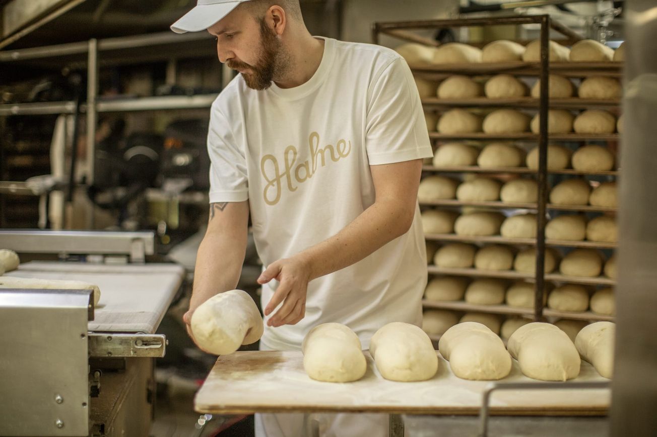Perinteiset leipomoherkut kuuluvat kevään ja kesän tärkeisiin hetkiin