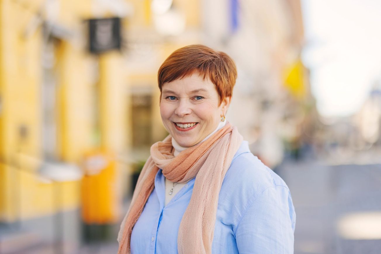 “Ei tarvitse osata mitään etukäteen” – Helsingin kulttuurikeskukset haluavat madaltaa kynnystä lapsiperheille