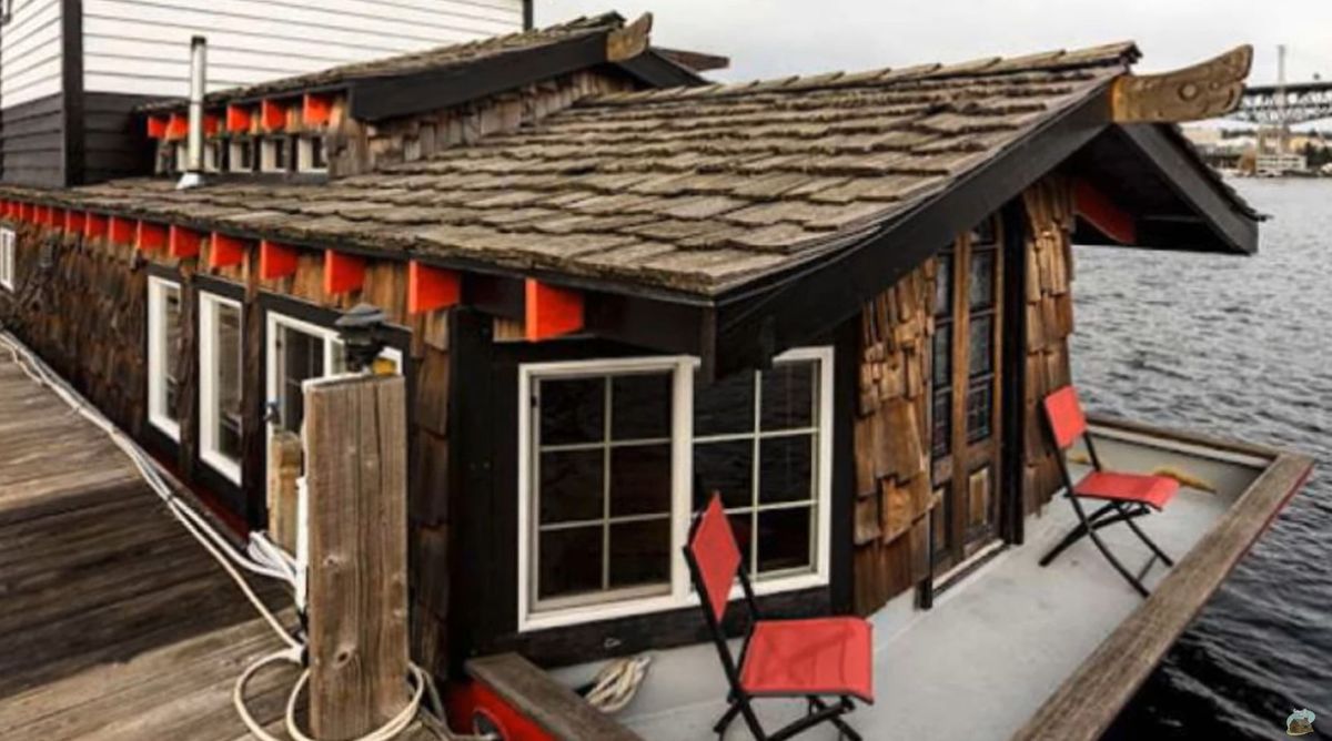 600sqft Off Grid Houseboat Built For Full Time Living