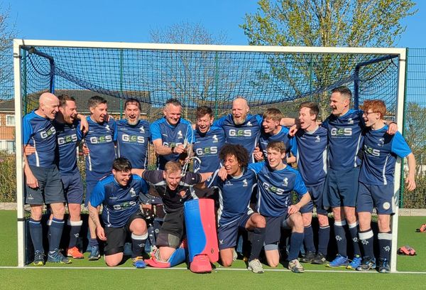 BBHC Men's hockey celebrating winning the league
