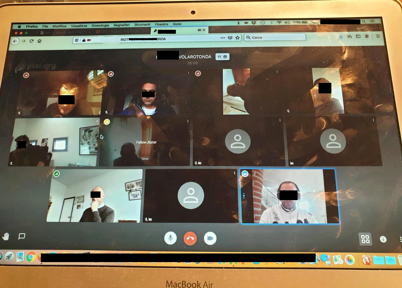 Perché i selfie aiutano il cybercrime.