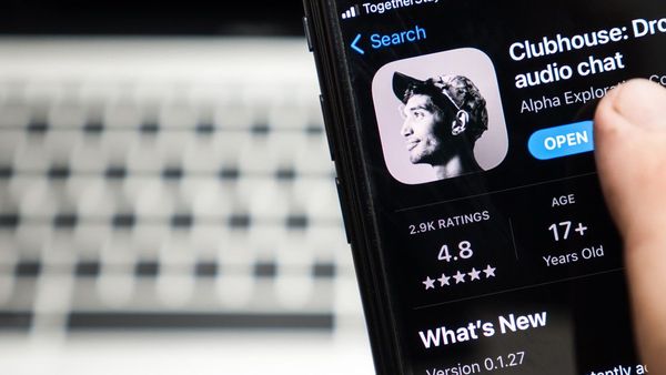 T-Mobile. Ars Toscana. Clubhouse Secret Database, Microsoft e gli inviti delle bande nigeriane.