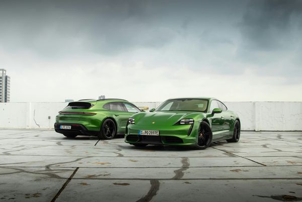 Porsche Taycan Phone Mount / Holder