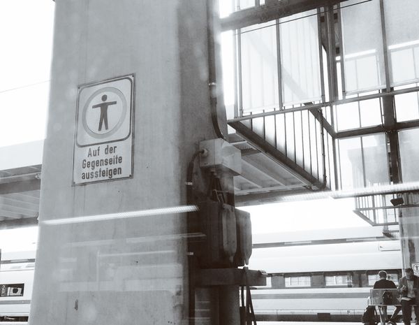 Warum Facebook Hass-Posts nicht löscht und warum das gar nicht so viel mit Facebook zu tun hat.