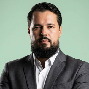 Elcio Carvalho