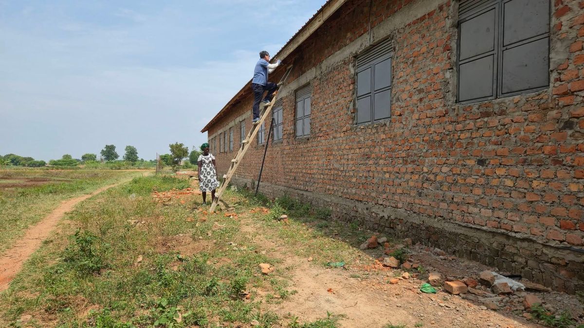 건축은 전쟁이다, 우간다 이헌도 선교사