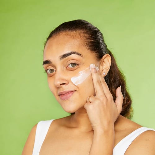 Texture & Application Of FAE Beauty Sunscreen