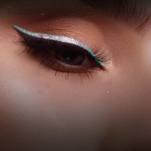 Texture & Application of Swiss Beauty Holographic Eyeliner
