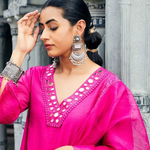 Alia Bhatt In The Loom's Mirror Work kurta Set