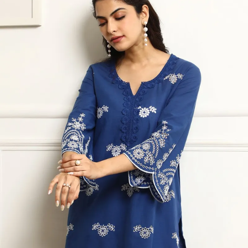 Tamannaah Bhatia In The Loom's Blue kurta Set