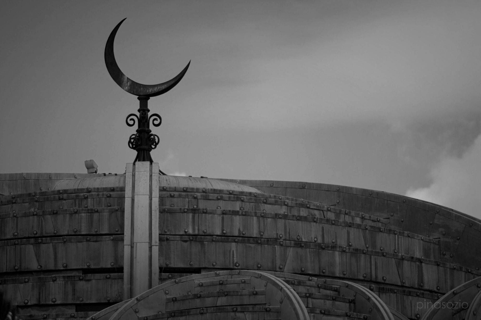 Securitization of Islam in Italian counter-terrorism: Muslims as “suspect communities”
