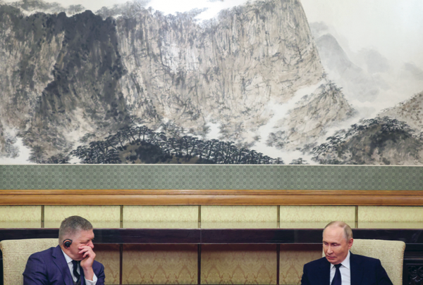 Beáta Jurík : « On s’attend à ce que la Russie fasse tout pour garder Robert Fico au pouvoir »