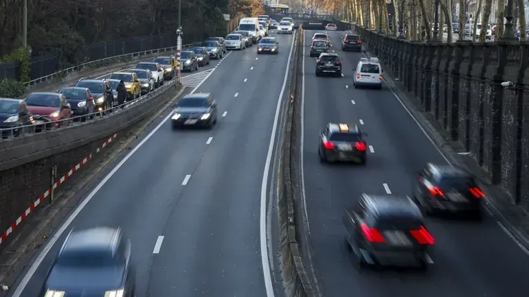 Une vignette routière en Belgique à partir de mai 2027 : entre 90 et 125 euros par an