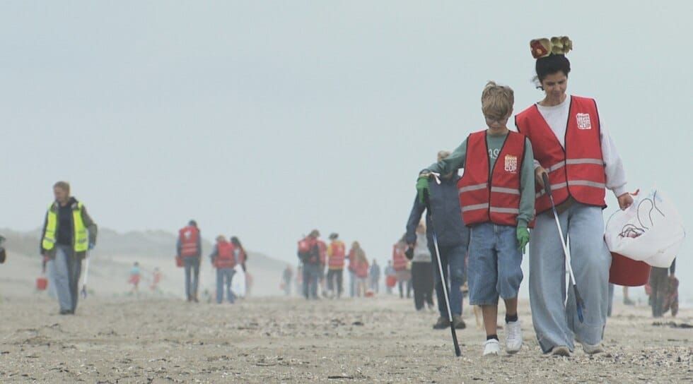 Plus de 1 500 personnes ont ramassé deux tonnes de déchets sur les plages de Flandre occidentale
