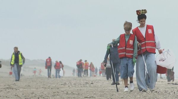 Plus de 1 500 personnes ont ramassé deux tonnes de déchets sur les plages de Flandre occidentale