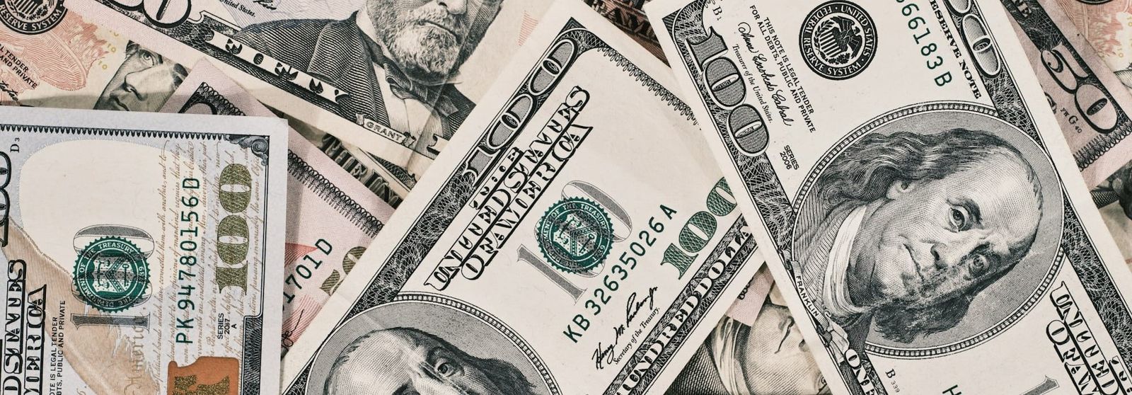 Abundance vs. Scarcity Thinking: Which One Are You (Really) Operating In?