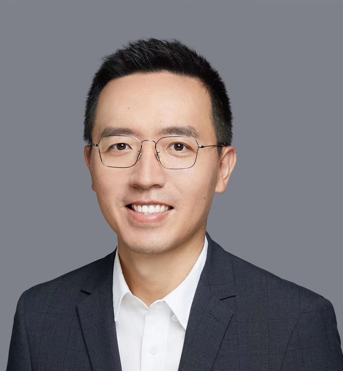 BYD vs Tesla: The New EV Empire with Lei Xing