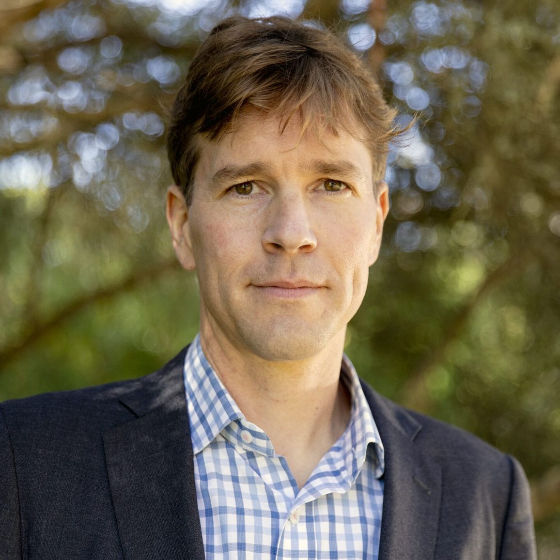 How Apple Accidentally Built China's Tech Superpower and Can't Escape with Patrick McGee