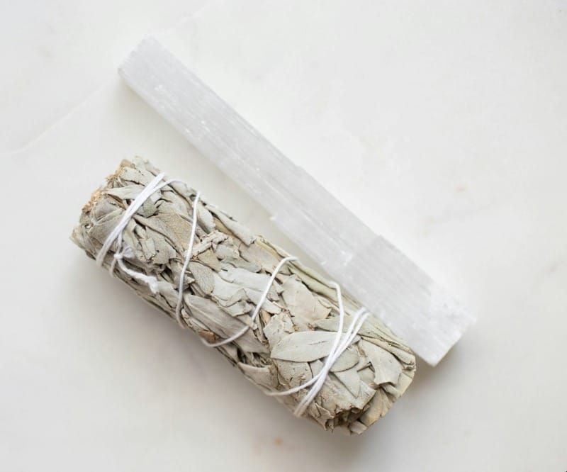 Selenite: The moonstone crystal with healing powers