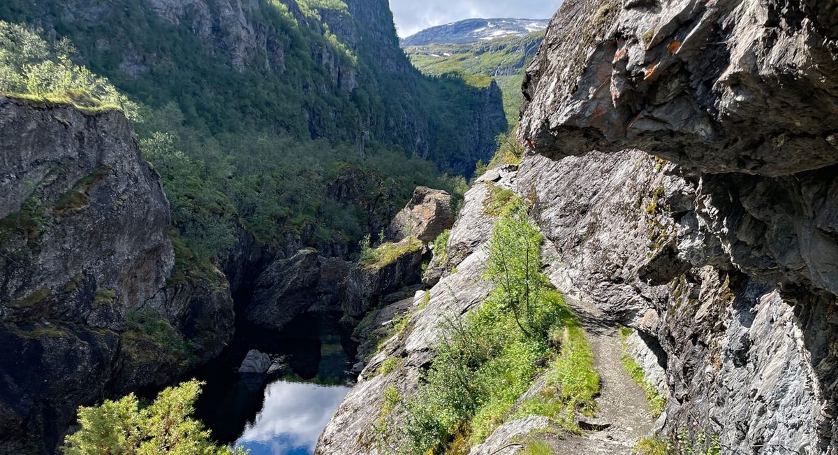 Historisk fottur gjennom Aurlandsdalen