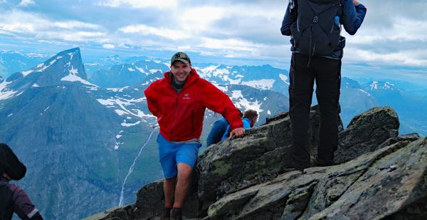 Fjelltur til Slogen (1564 moh) i Sunnmørsalpene