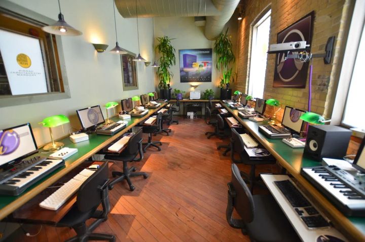 Harris Institute Scholarships