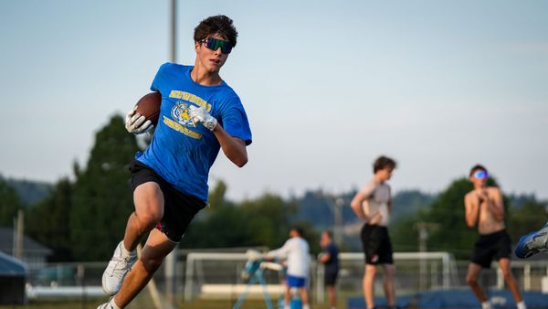 First-timers, old-timers & Newberg football back on the grind
