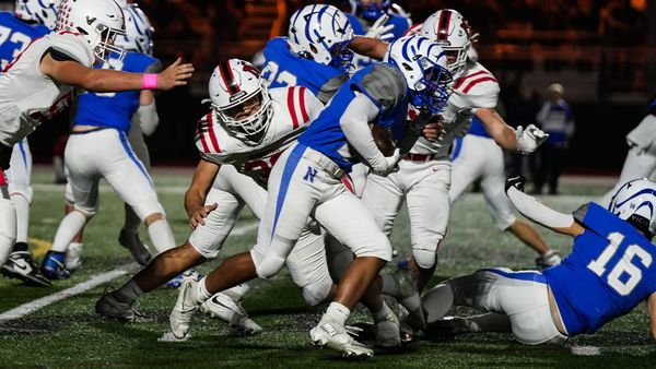 Newberg pulls away in second half, beats McMinnville, 35-14
