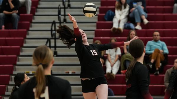 PHOTO GALLERY:  Sherwood volleyball vs. Tualatin