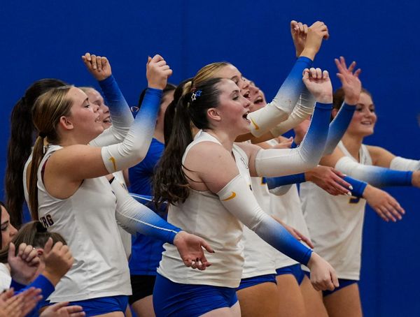 Photo Gallery: Newberg Volleyball vs. McKay