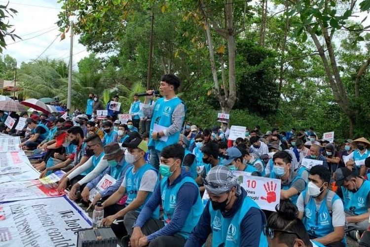 Refugees in Indonesia still stranded as fall of Kabul intensifies crisis